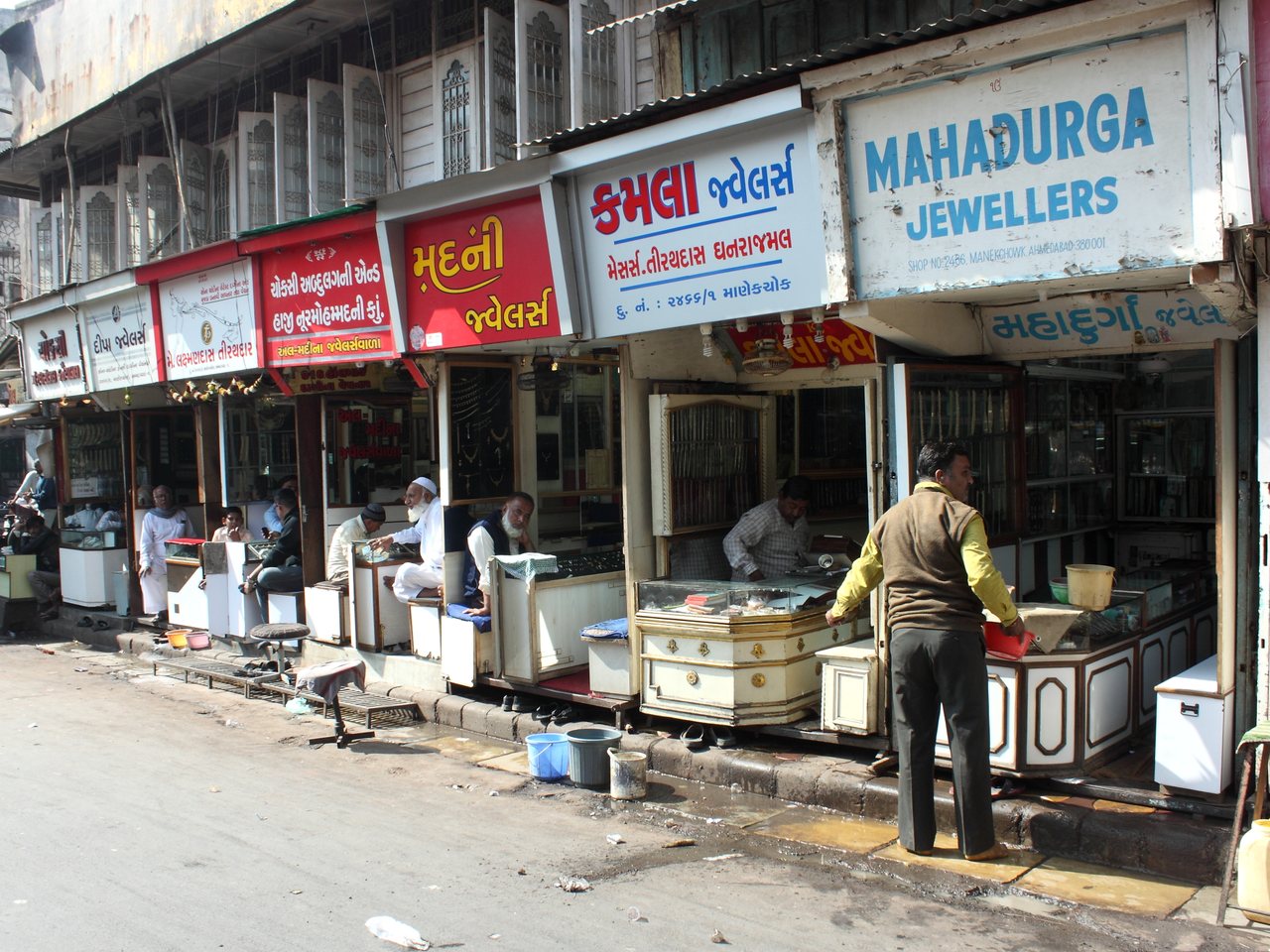 Jewellery shops in Zaveri Bazaar, Mumbai (file photo)