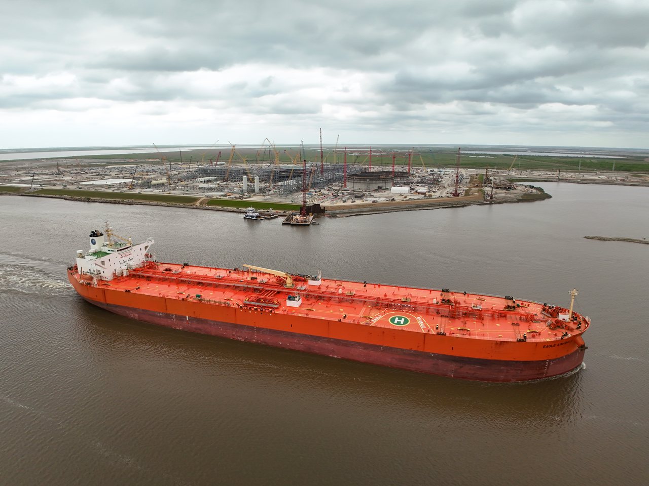 Crude oil tanker at sea