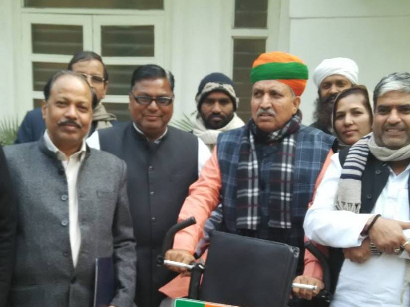 Law Minister Arjun Ram Meghwal (centre) (file photo)